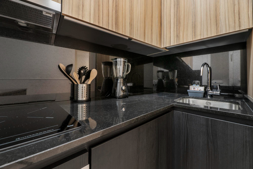 Cuisine taupe et gris anthracite pour la décoration